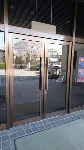 【飯田卸売団地店】割れた網入りガラスの修理！